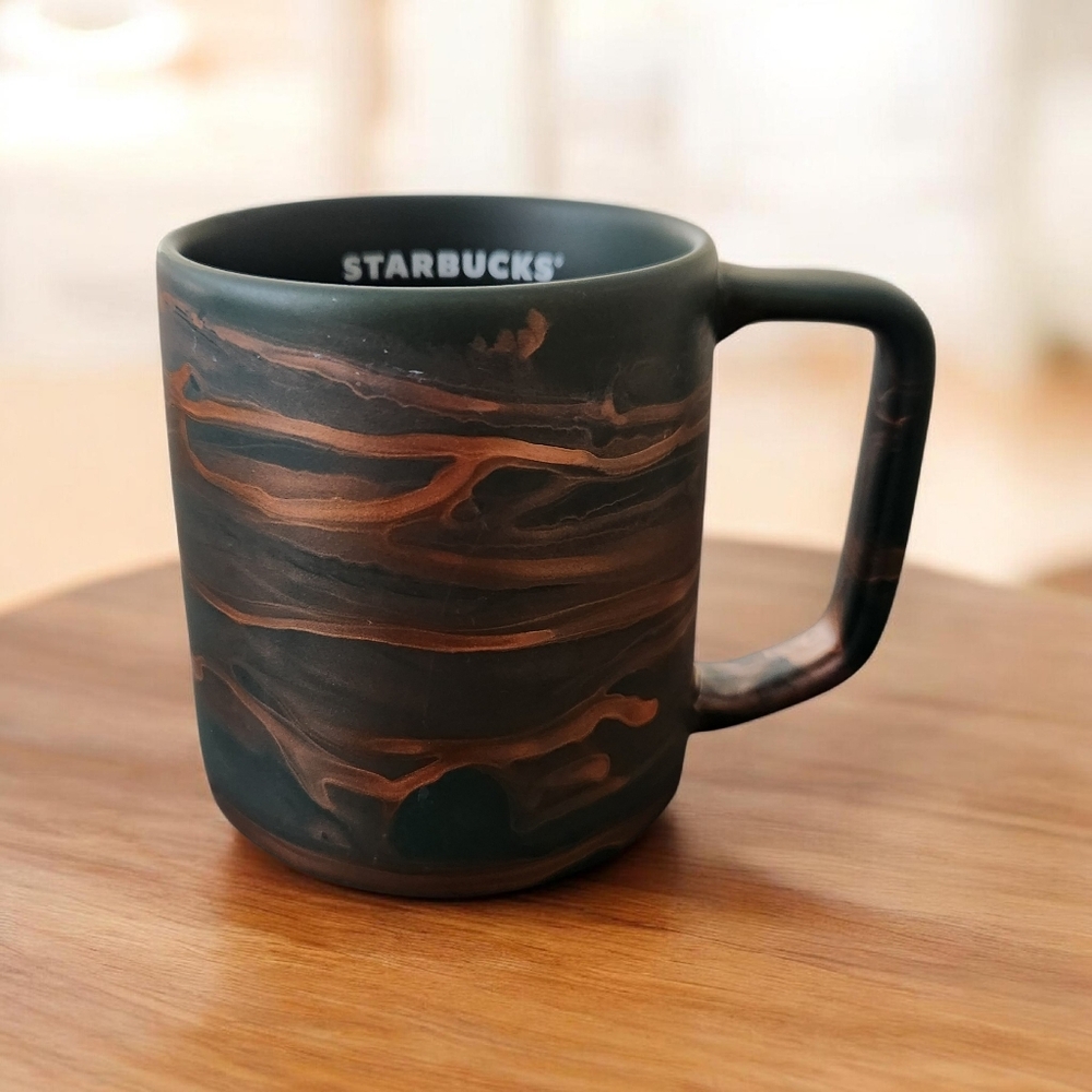 Starbucks 2022 Dark Green Copper Swirled Design